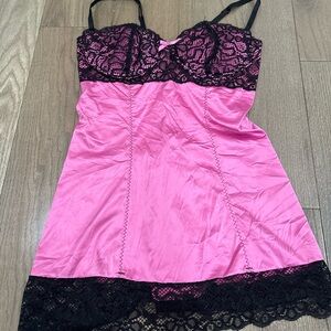 Vintage Y2K pink and black bustier top!